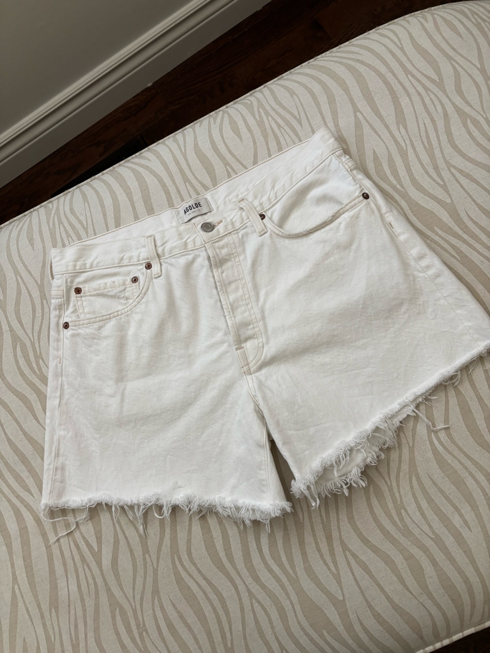 AGOLDE WHITE DENIM SHORTS